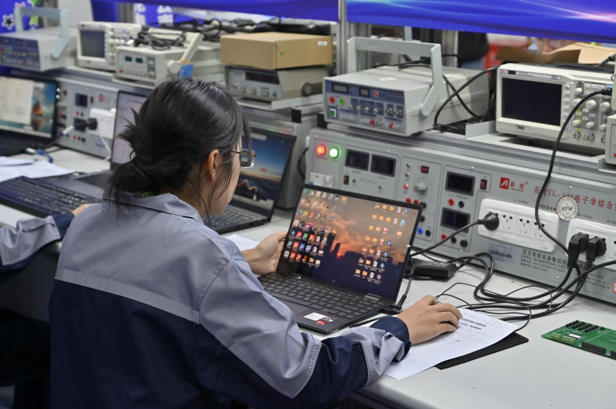 我校成功承辦2023年云南省職業(yè)院校技能大賽“智能電子產(chǎn)品設(shè)計(jì)與開發(fā)”賽項(xiàng)，以賽促學(xué)助推技術(shù)人才培養(yǎng)